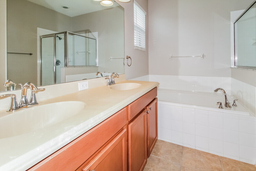 Building Photo - 5722 Quinton Way