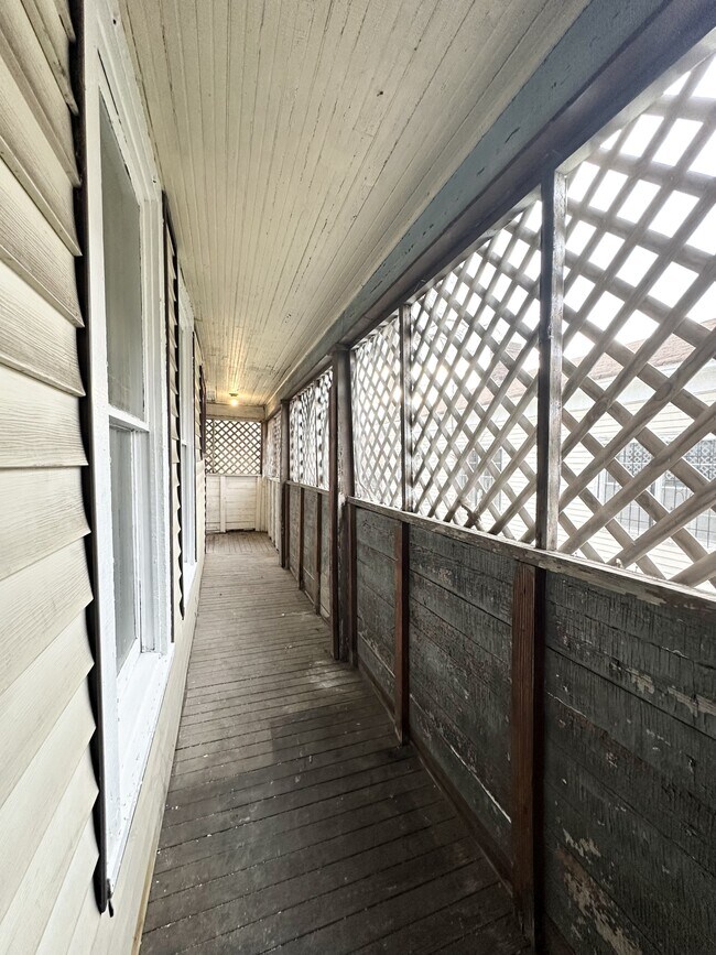 Building Photo - 811 17th St SW