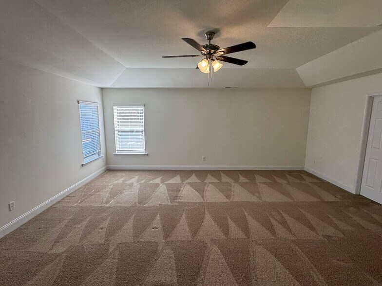 Building Photo - 6622 Latherton Ln