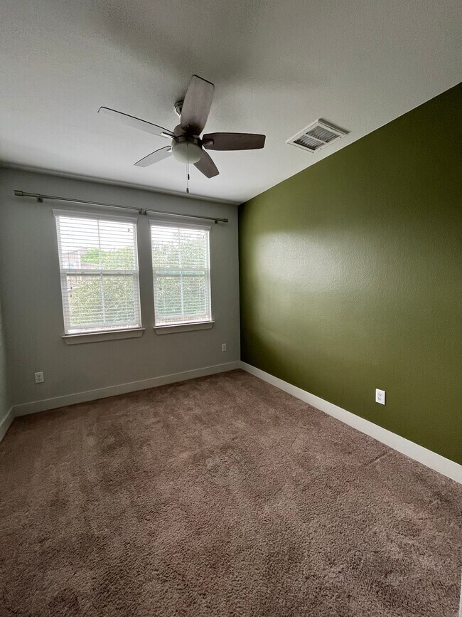Building Photo - 2301 Capulet St