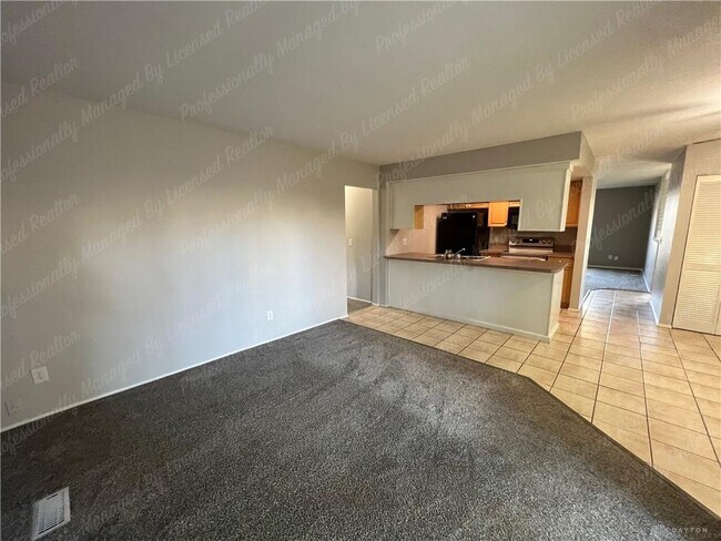 Building Photo - 170 Pinecone Ln