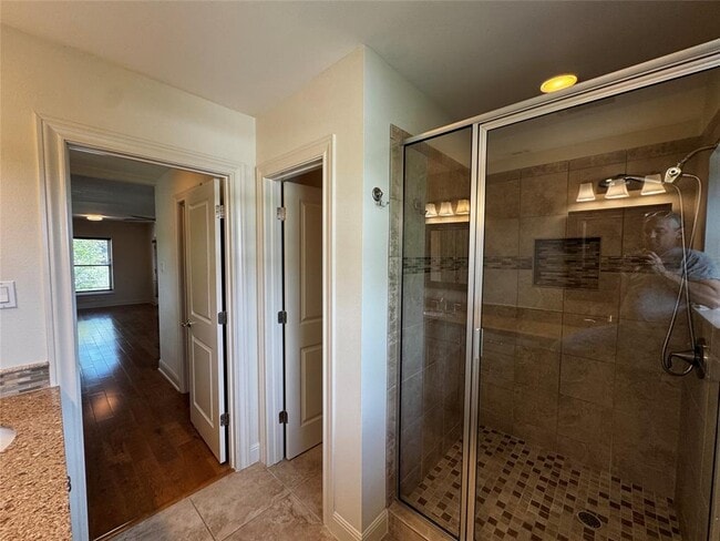 Building Photo - 1216 W 22nd St