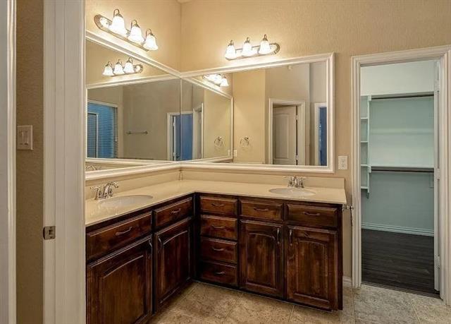 Building Photo - 2817 Pioneer Dr