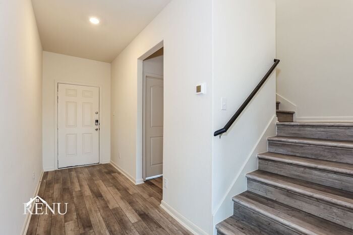 Building Photo - 2810 Praline Ferry