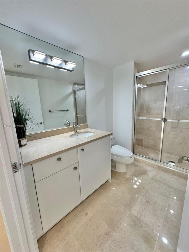 Building Photo - 16500 Collins Ave