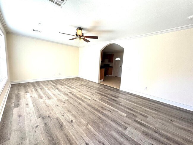 Building Photo - 1101 W Wilshire Blvd