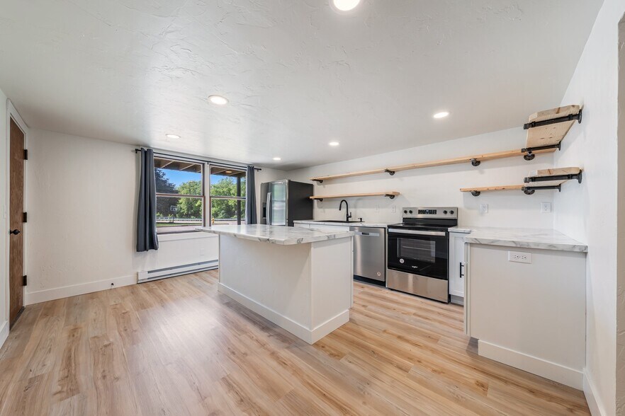 Building Photo - 1000 W McKinley Ave