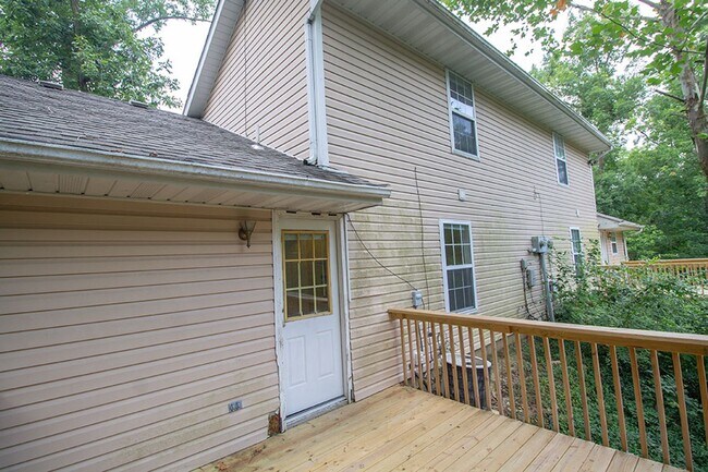 Building Photo - 5340-5342-5342 Godas Cir
