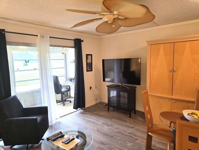 Building Photo - 4501 Martinique Way