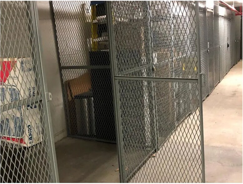 Building Photo - 309 Holland Ln