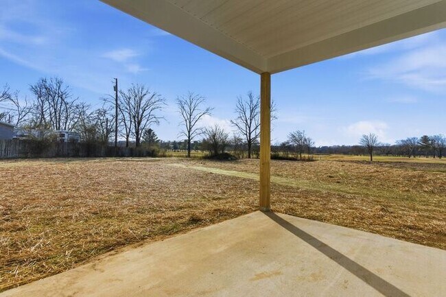 Building Photo - Brand New Home in Old Hickory - Golf Course Views - Pet Friendly