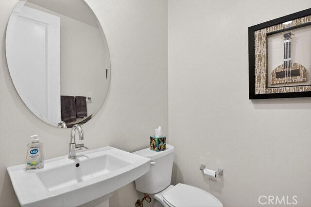 Building Photo - 985 Doheny Way