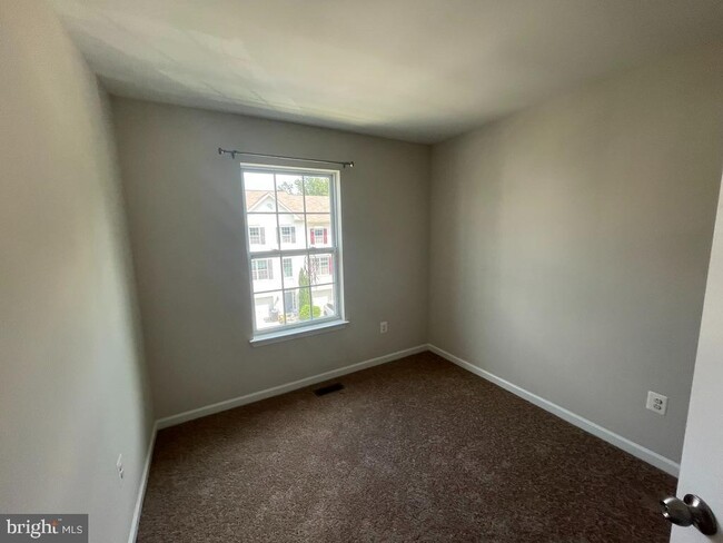 Building Photo - 6800 Green Mill Way