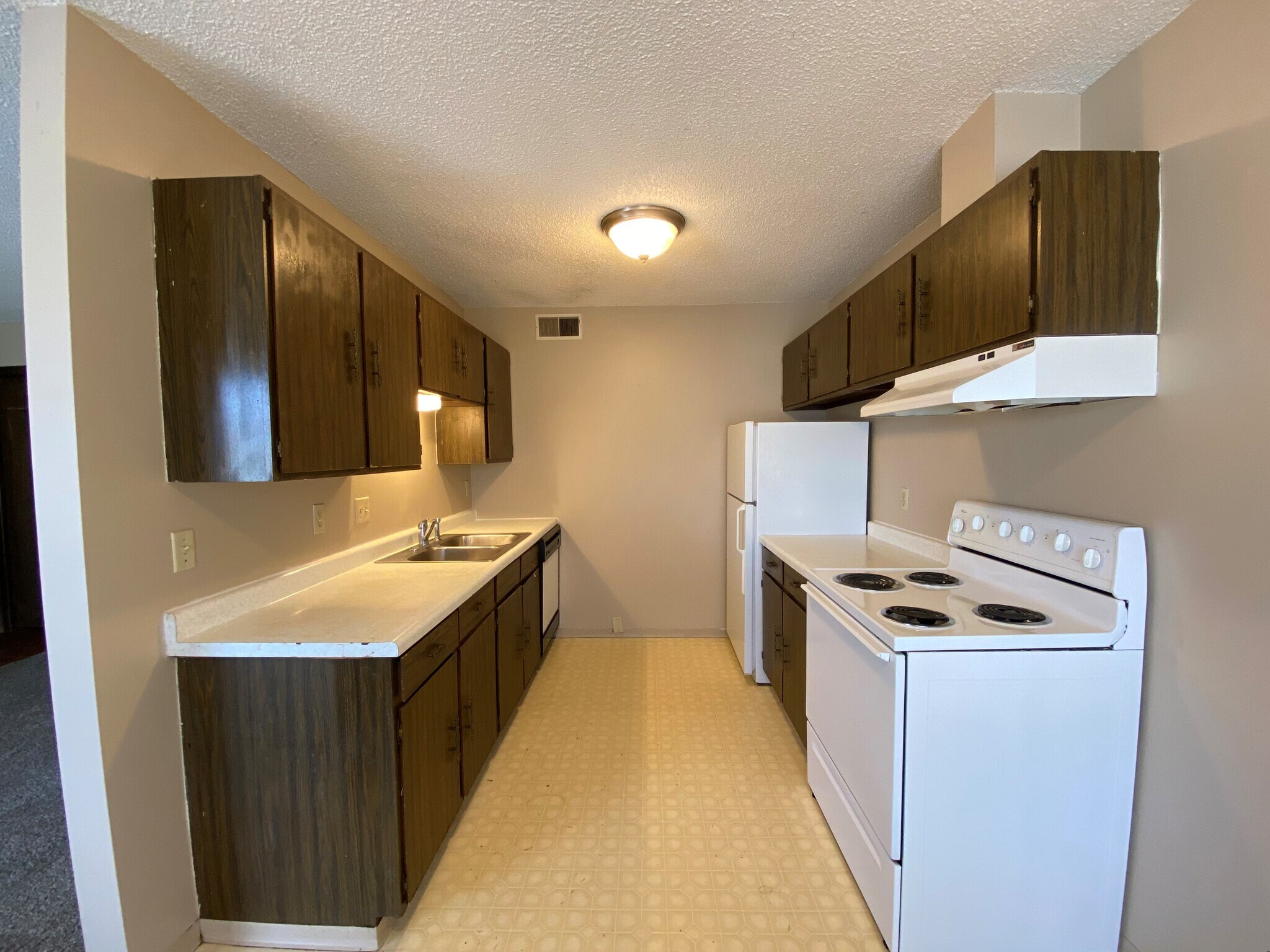 Building Photo - 1653 4th St SE