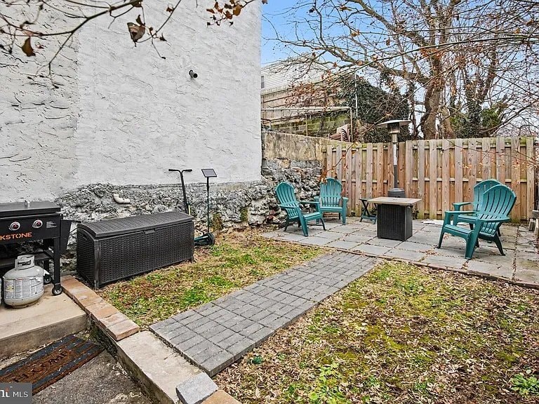 Building Photo - 115 Hermit St