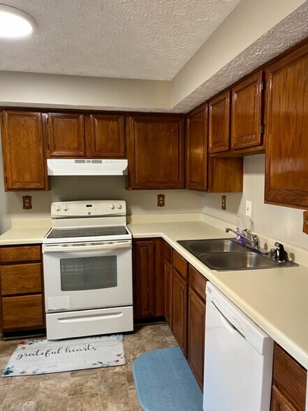 Building Photo - 3617 Laurel View Ct