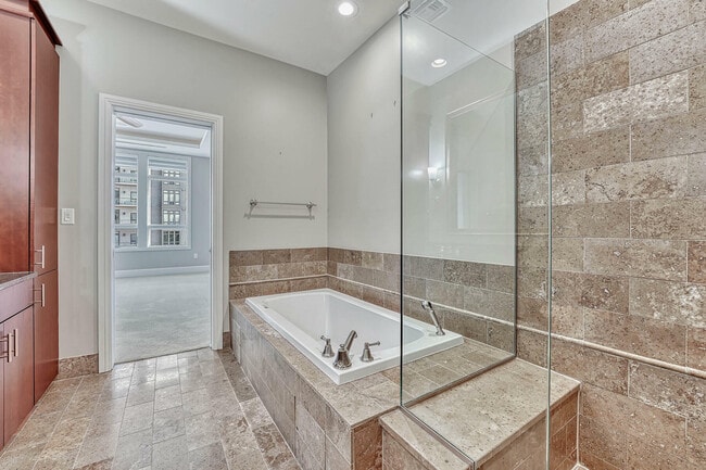 Building Photo - 5455 Landmark Pl