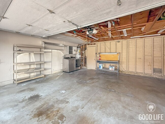 Building Photo - Modern 3BR/2.5BA Home with A/C and Attache...