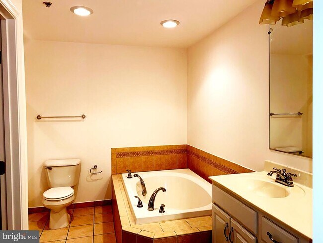 Building Photo - 1808 Monocacy View Cir