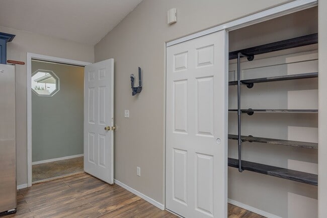 Building Photo - Charming 3-Bedroom Home in North Pole – Ne...
