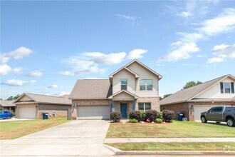 Building Photo - BEAUTIFUL HOME IN WEST MOBILE WITH POOL