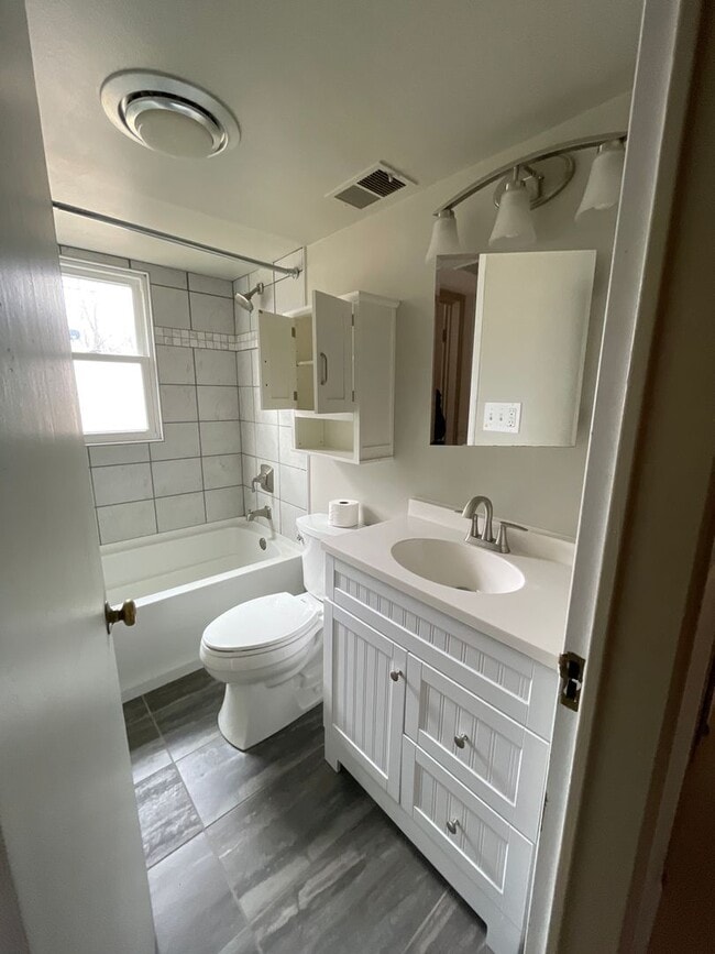 Building Photo - The Sweet Spot in Traverse City