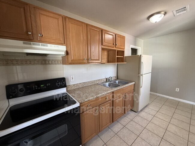 Building Photo - 265 Butler Rd