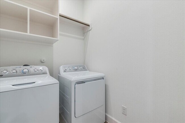 Building Photo - 164 Kimble Creek Lp