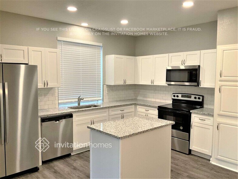 Building Photo - 406 Faircrest Dr