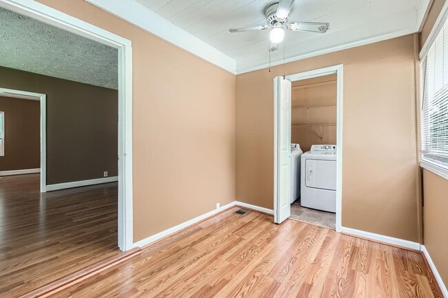 Building Photo - 1744 S Olympian Way SW