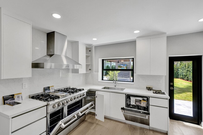 Building Photo - 5832 Alton Rd