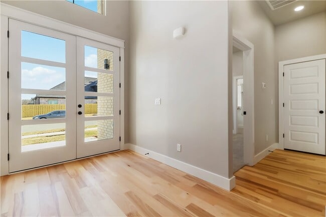 Building Photo - 500 Apollo Dr