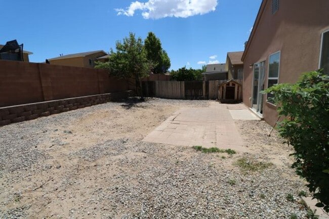 Building Photo - 3BR, 2BA, 2CG