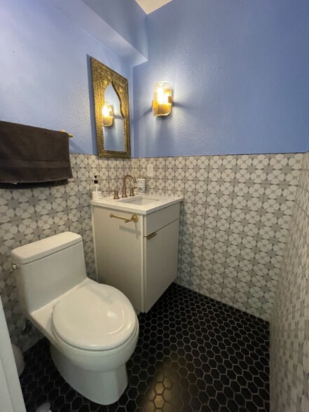 Building Photo - 82 Benthaven Pl