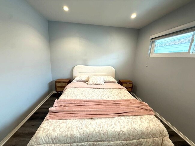 Building Photo - 315 Sapphire Ave