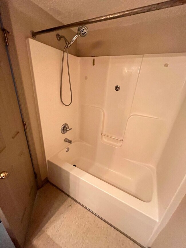 Building Photo - 5005 Chancellor Square