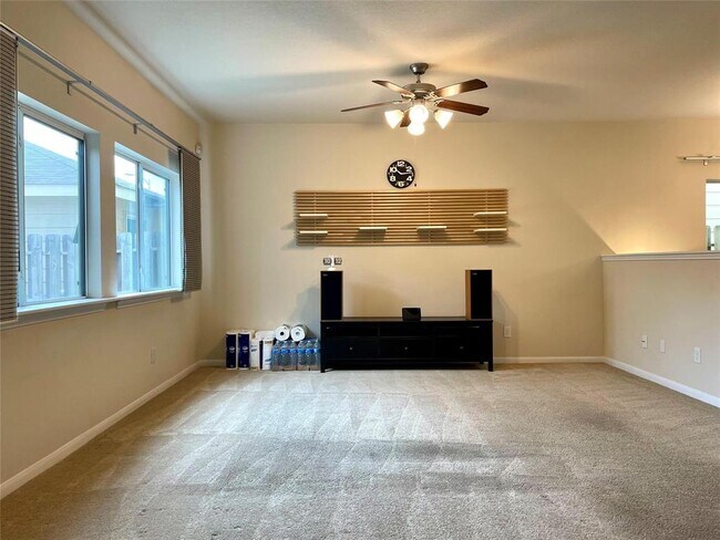 Building Photo - 14574 Empanada Dr