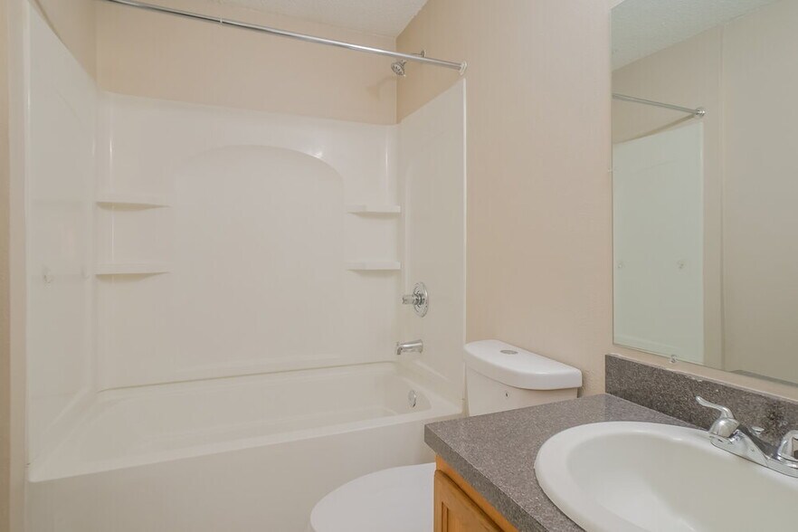 Building Photo - 708 Wynfield Cir