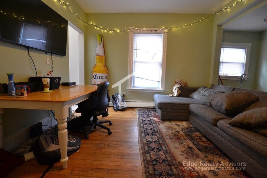 Building Photo - 20 Pratt St