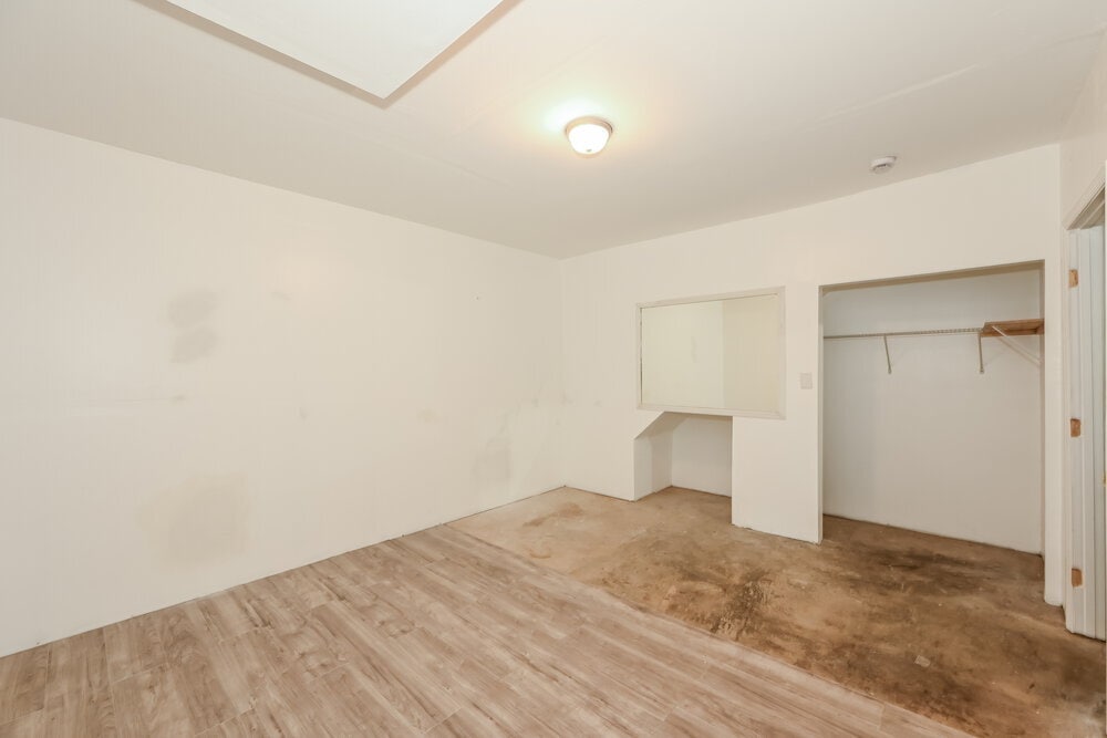 Building Photo - 4936 Deerhaven Dr
