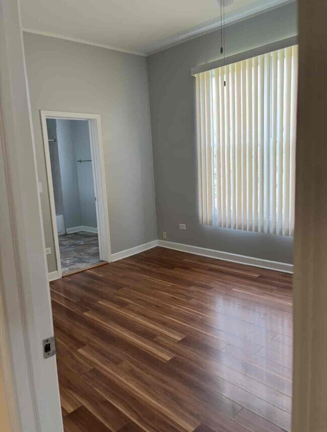 Building Photo - 803 S Karlov Ave