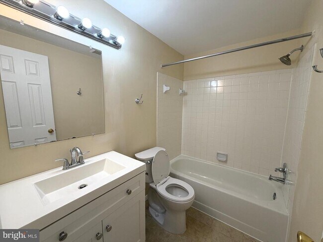 Building Photo - 18131 Chalet Dr