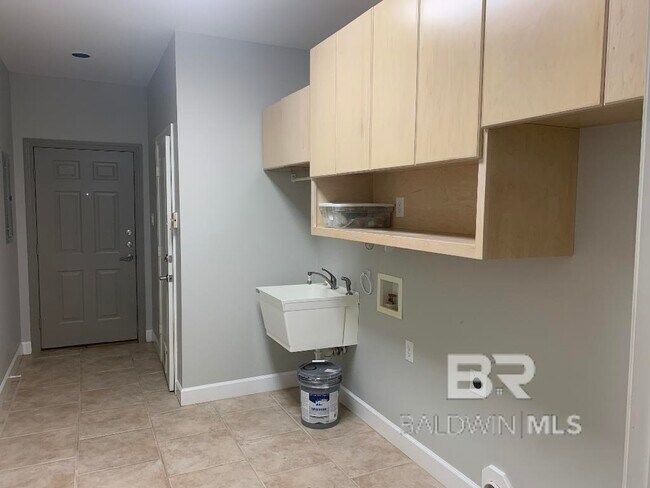 Building Photo - 30793 Pine Ct