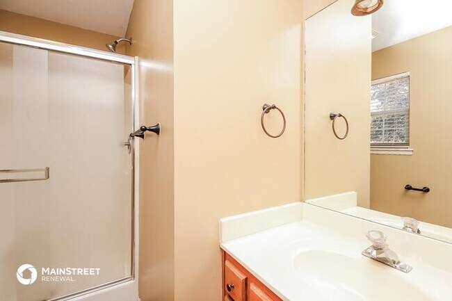 Building Photo - 18508 E Blackhawk Trail, Independence, MO ...