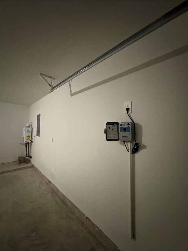 Building Photo - 6107 Jasper Hl Dr