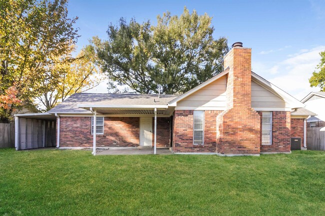 Building Photo - 6885 Silver Hill Ln