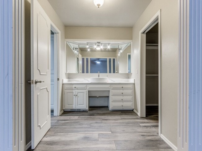 Building Photo - Mid-Term Rental in Glenbrook Addition, Nic...