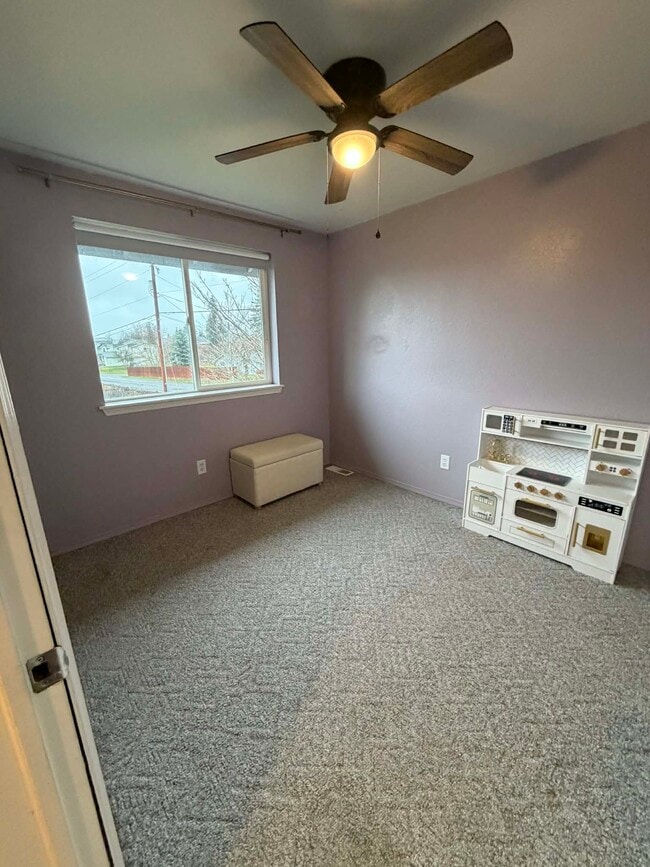 Building Photo - 15721 95th Ct SE