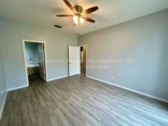 Building Photo - 10303 Beneva Dr