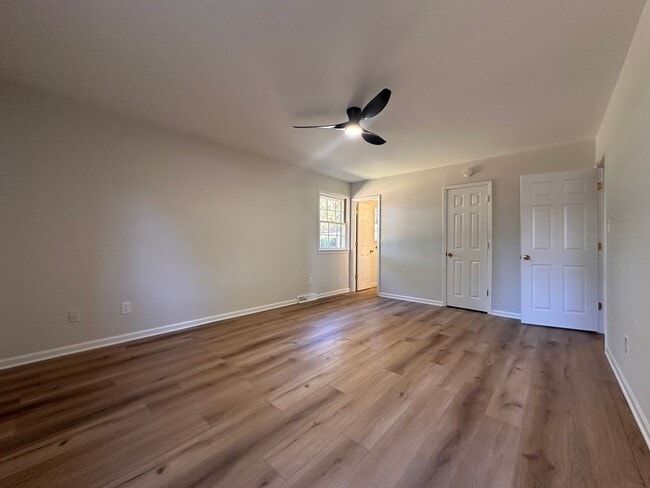 Building Photo - Home on High Tide